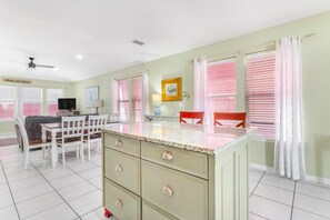 House, Multiple Beds (Sandy Feet Retreat) | Dining