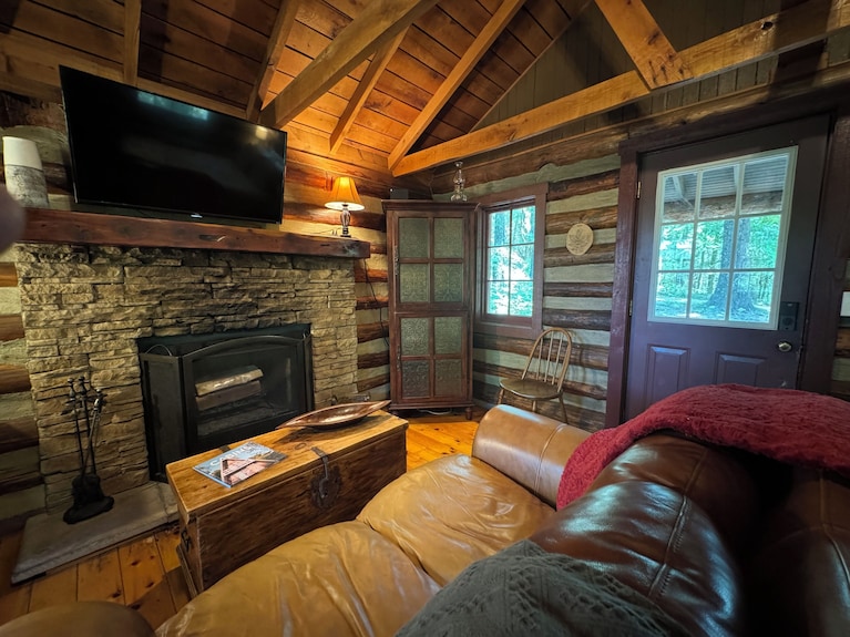 Charming And Cozy Cabin On A Mountainside Outside Eureka Springs - Beaver Lake, AR