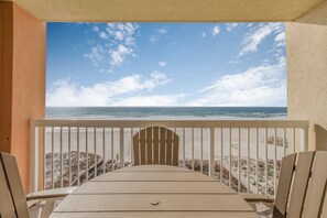 Condo, Multiple Beds (Harbour Place 413) | Outdoor dining