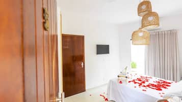 Deluxe Room | Free WiFi, bed sheets