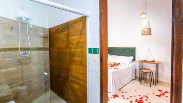 Quarto luxo | Banheiro | Produtos de toalete grátis, toalhas de banho