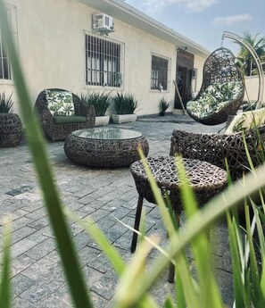 TV connectée de 32 pouces avec chaînes numériques