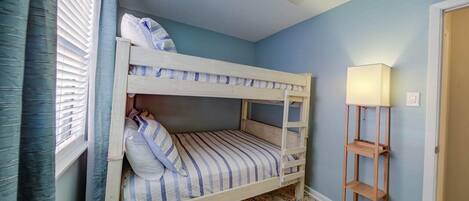 Condo, Plusieurs lits (Sea Horse 112) | 2 chambres, fer et planche Ă repasser