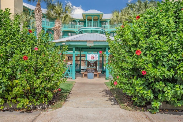 Condo, Multiple Beds (Sea Breeze 316) | Outdoor dining
