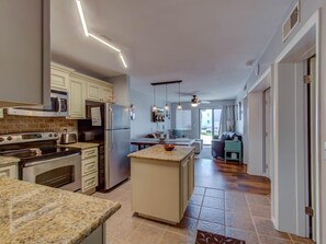 Bloc d'apartaments, diversos llits (GS Plantation East 1105) | Cuina privada