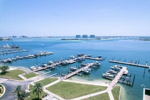 Appart'hôtel, plusieurs lits (Phoenix On The Bay 1108) | Port de plaisance