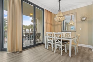 Apartamento, varias camas (Phoenix On The Bay 1108) | Restauración