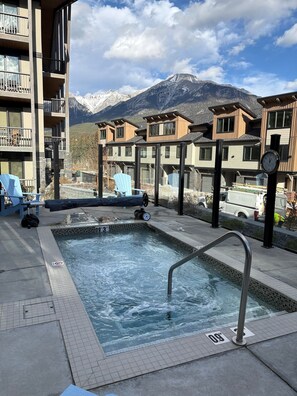 Outdoor spa tub - Luxury Mountain Haven • Views • Hot Tub • Central • Bridgette Bar • Main St. (Canmore)