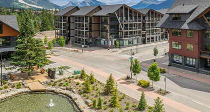 Luxury Mountain Haven • Views • Hot Tub • Central • Bridgette Bar • Main St.