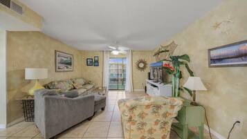 Condo, Multiple Beds (Sundial A2) | Living area
