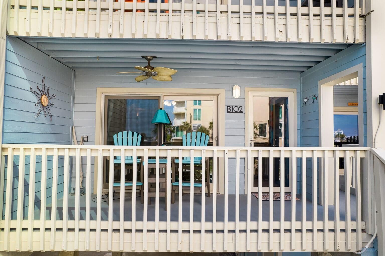 Condo, 1 King Bed with Sofa bed (Summer House West B102) | Outdoor dining