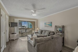 Condo, Multiple Beds (Las Palmas 221) | Living area