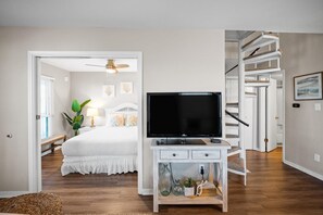 公寓客房, 1 張加大雙人床 (The Cove 205B) | 2 間臥室