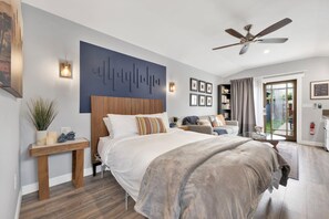 1 bedroom, WiFi, bed sheets - Cozy LA Hideaway - Near USC, SoFi, Crypto, DTLA (Los Angeles)