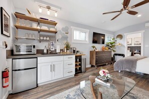 Interior - Cozy LA Hideaway - Near USC, SoFi, Crypto, DTLA (Los Angeles)