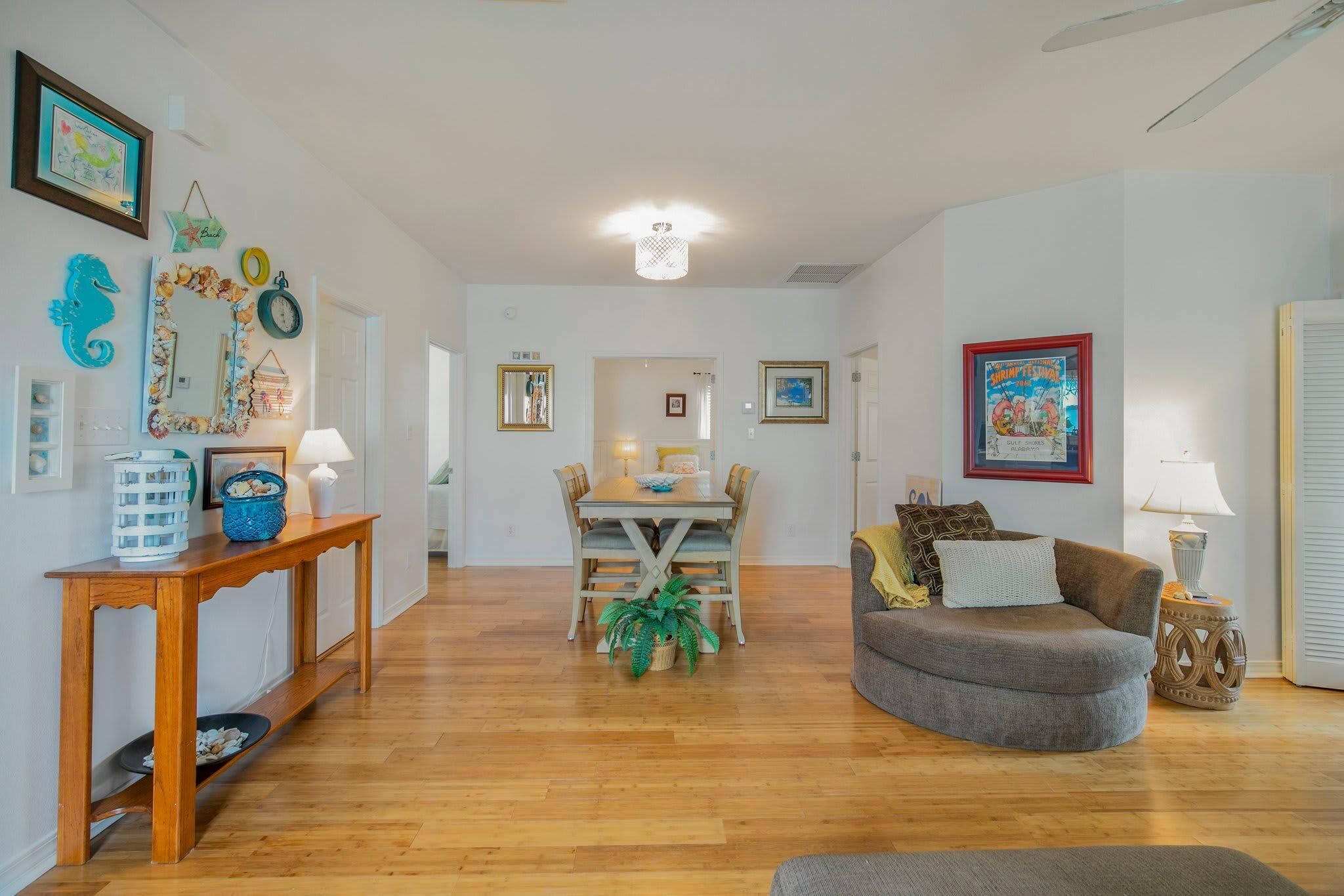 House, Multiple Beds (The Rookery III 5006) | Living area