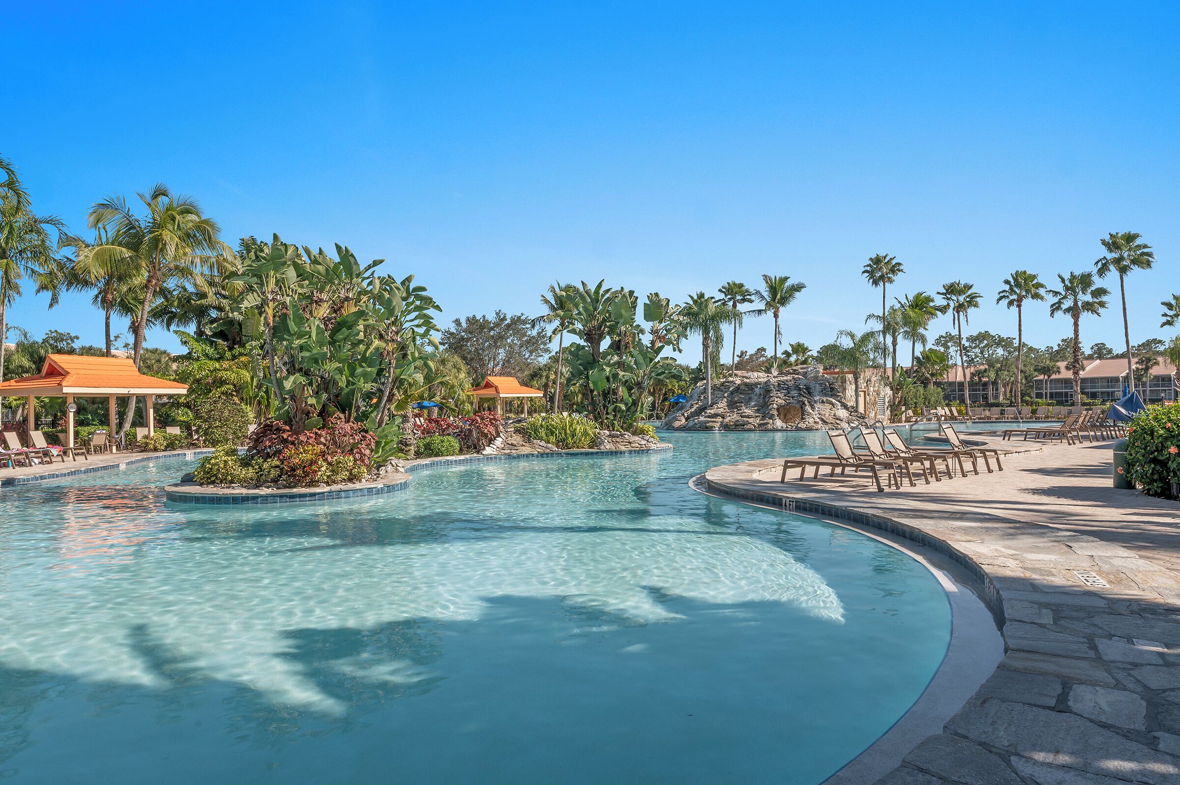 Falling Waters 3 Bedroom Condo! FIRST FLOOR Resort Condo