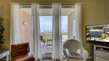 Condo, 1 King Bed with Sofa bed (The Dunes 507) | Living area