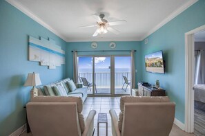 公寓客房, 多張床 (Crystal Tower 1906) | 起居區