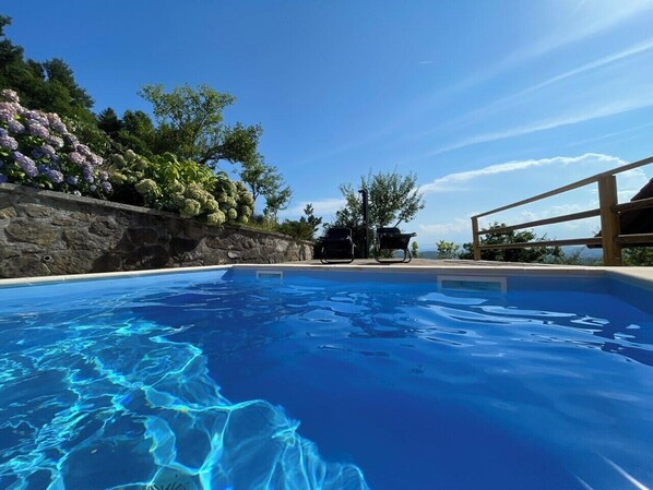 A heated pool - A cozy and luxurious house with a pool beneath mount Donačka gora. (Rogatec)