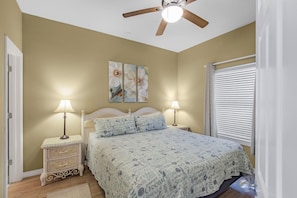 1 chambre, fer et planche à repasser