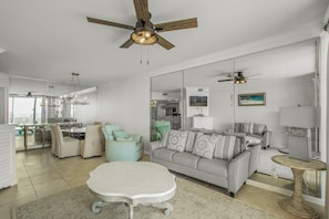 公寓客房, 多張床 (Summer House 103A) | 客廳