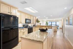 Appart'hôtel, plusieurs lits (Four Seasons 103E) | Cuisine privée