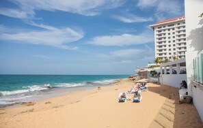 Camastros y toallas de playa 