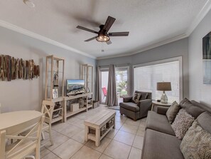 Lejlighed - 1 kingsize-seng med sovesofa (Palm Beach A14) | Opholdsområde