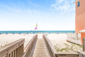 Condo, 1 King Bed with Sofa bed (Sea Glass 405) | Beach | On the beach - Sea Glass 405 (Gulf Shores)