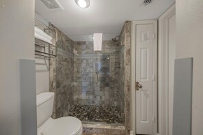 Appart'hôtel, plusieurs lits (Ocean House 2604) | Salle de bain