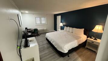 Iron/ironing board, free WiFi, bed sheets