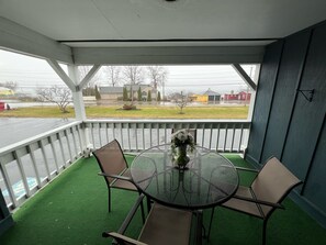 Deluxe Room, 1 King Bed, Lake View | Terrace/patio