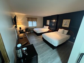 Basic Room, 2 Double Beds | Iron/ironing board, free WiFi, bed sheets - Webb's Year Round Resort (Mayville)
