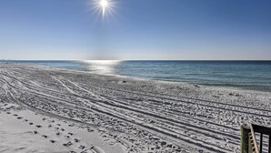 Nær stranden
