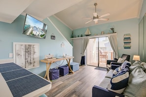 Condo, 1 King Bed with Sofa bed (Sugar Beach 301) | Living area