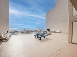 Appart'hôtel, 1 très grand lit et 1 canapé-lit (Sugar Beach 301) | Terrasse/Patio