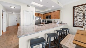 Kondominium, Beberapa Tempat Tidur (The Indies 303) | Dapur pribadi