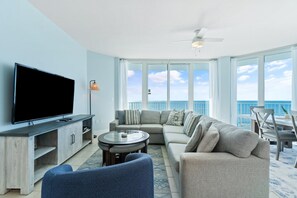 Apartment, Mehrere Betten (Lighthouse 918) | Wohnbereich