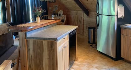 Enjoy the county life with great views and a very peaceful setting.