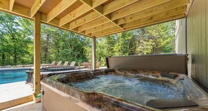 Gray Wolf Lodge-Private Saltwater Pool, Hot Tub