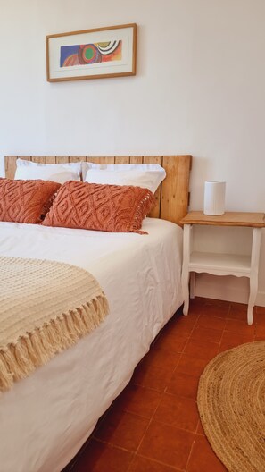 3 bedrooms, iron/ironing board, travel cot, WiFi - Maison de Charme Avec Jardin (Lespignan)