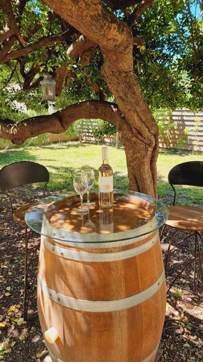 Outdoor dining - Maison de Charme Avec Jardin (Lespignan)