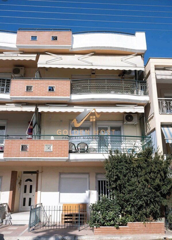 Exterior detail - Spacious and Comfy (Nea Moudania)