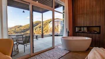 3 chambres, bureau, Wi-Fi gratuit, draps fournis