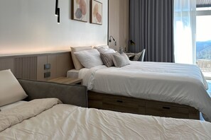 1 bedroom, desk, WiFi, bed sheets