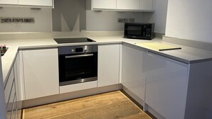 Unclassified image, 5 of 10, button - Fantastic 2-bed Apartment in South Kensington (London)