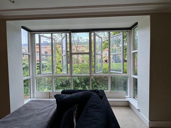 Interior - Luxury Apartment In London - Pool Spa & Gym (London)