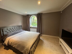 1 bedroom, free WiFi, bed sheets - Luxury Apartment In London - Pool Spa & Gym (London)