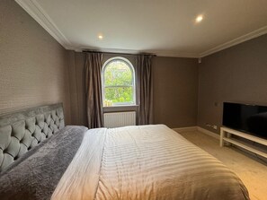 1 bedroom, free WiFi, bed sheets - Luxury Apartment In London - Pool Spa & Gym (London)